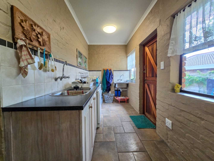 3 Bedroom Property for Sale in Stilbaai Wes Western Cape